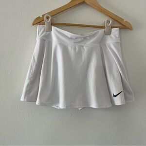 Nike Women’s White Athletic Tennis Skirt Skort Pleated with Shorts Dri-Fit